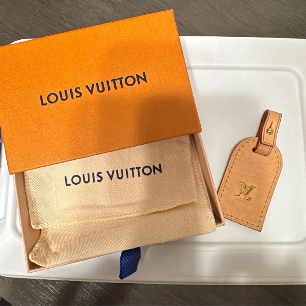 Authentic Louis Vuitton Tan Leather Luggage Tag w/box.